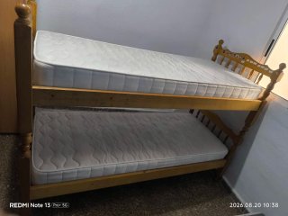 Cama individual de madera