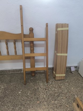 Cama individual de madera