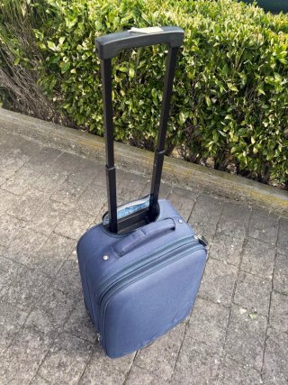 Maleta de cabina trolley azul