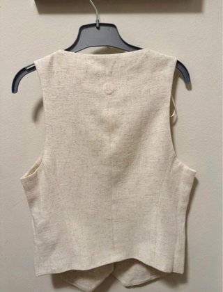 Chaleco Stradivarius Beige Talla XS con etiqueta
