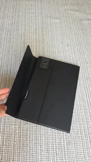 Tablet Lenovo completa con funda y accesorios