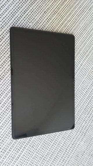 Tablet Lenovo completa con funda y accesorios