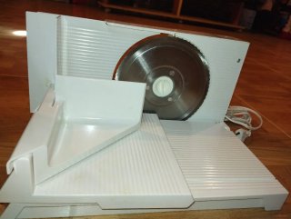 Cortafiambres Ufesa Basic