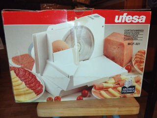 Cortafiambres Ufesa Basic