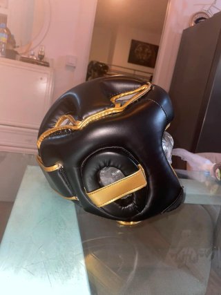 Casco Boxeo King Goat Negro Dorado