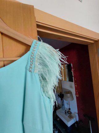 Vestido cóctel Cocoa con plumas