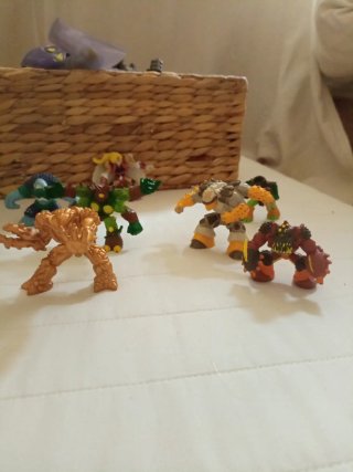 Lote Figuras Gormiti