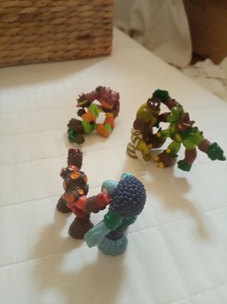 Lote Figuras Gormiti