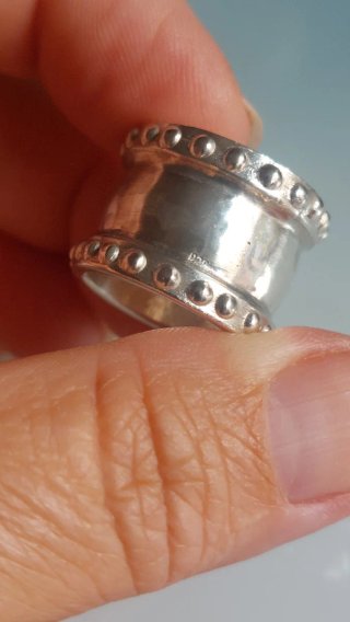 Majestuoso anillo