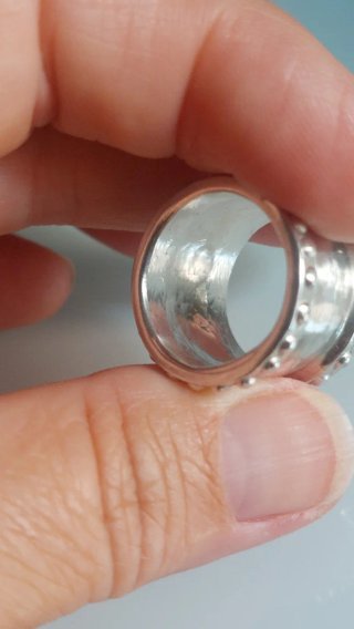Majestuoso anillo
