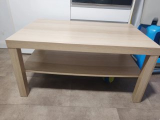 Mesa baja de madera salón