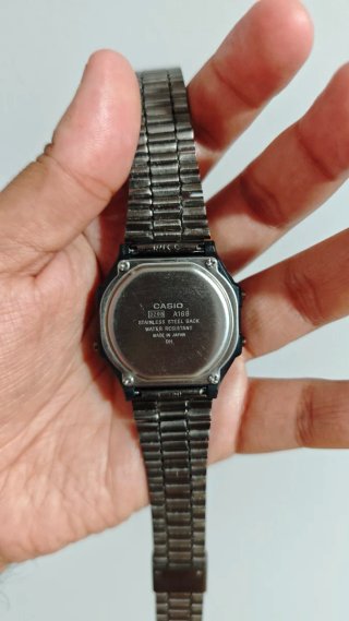 A168. Reloj Negro Gun Metal.