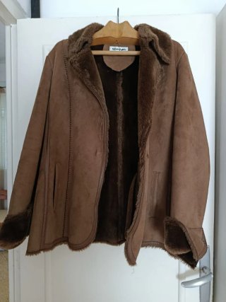Chaquetón de piel marrón El Corte Inglés