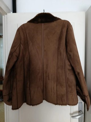 Chaquetón de piel marrón El Corte Inglés