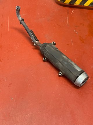 Tubo de escape Yamaha Majesty 250 2003
