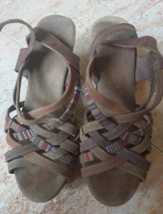 Sandalias de tacón de madera multicolor