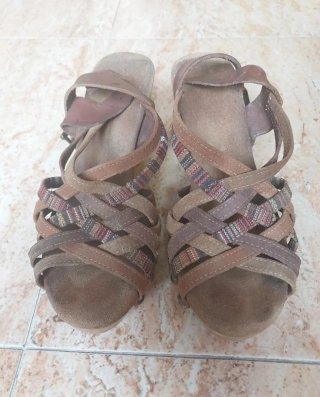 Sandalias de tacón de madera multicolor