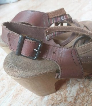 Sandalias de tacón de madera multicolor