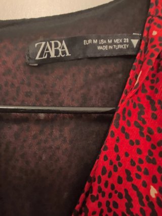 Vestido rojo de lentejuelas Zara – Talla M