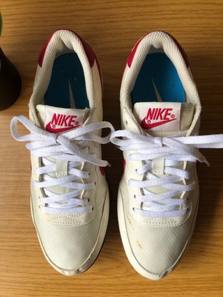 Zapatillas Nike Womens Teack Racer Beige y Rojo
