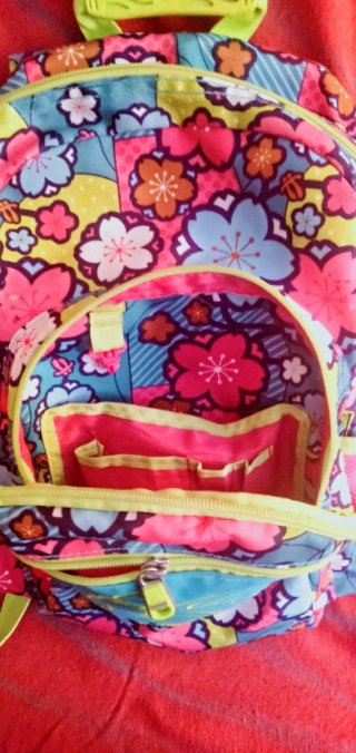 Mochila con estampado floral