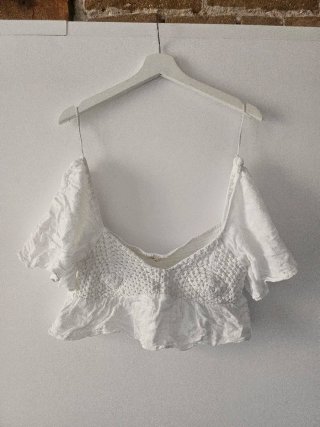 Top Pull&Bear crochet volantes blanco T.M