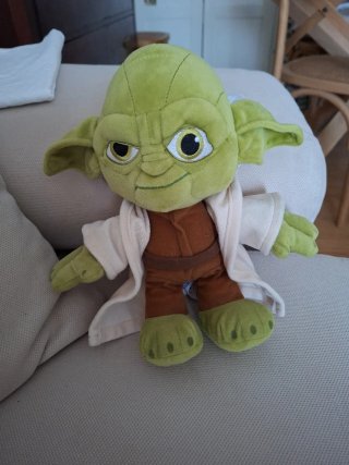 Peluche Star Wars Yoda, Stormtrooper y más