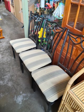Juego de 3 Sillas de Comedor Metálicas