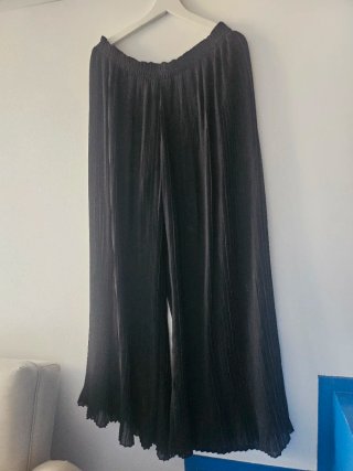 Pantalón palazzo plisado Mango Talla L