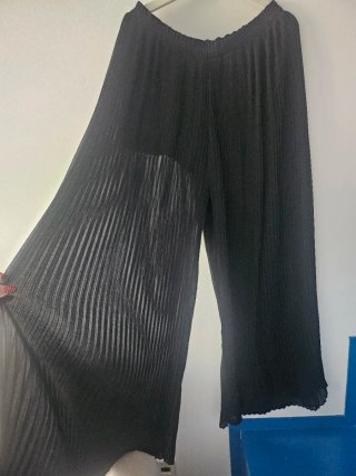 Pantalón palazzo plisado Mango Talla L