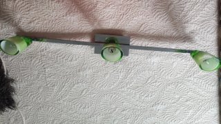 Lámpara de pared moderna verde y plateada
