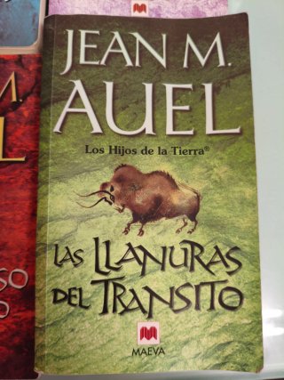 Cuatro libros Clan Oso Cavernario. Tapa blanda.