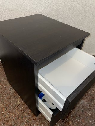 Mesa de noche IKEA KULLEN negra/marrón ¡Tenemos 2!
