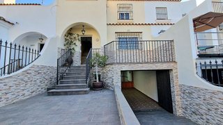 Casa adosada en alquiler en Cavaleri en Mairena del Aljarafe