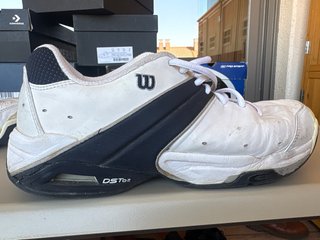 Zapatillas de tenis Wilson blancas y azules