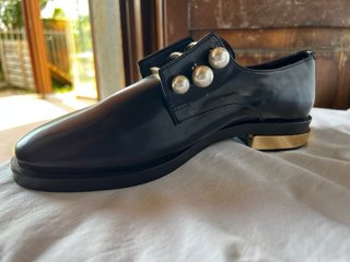 Scarpe nere con perle e tacco dorato R&L Firenze