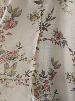 Blusa floral vintage beige manga corta