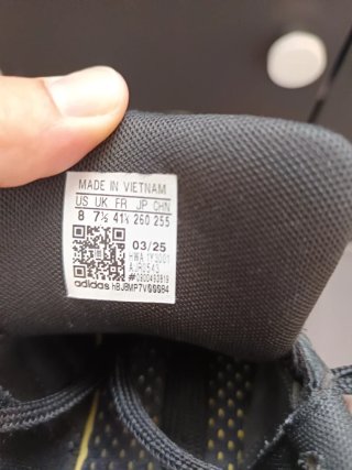 Zapatillas Adidas Negras y Blancas