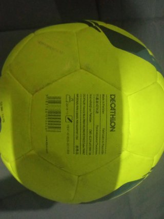 Balones  de baloncesto y fútbol