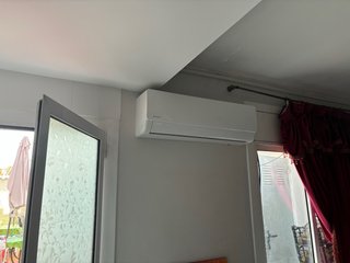 Instalación y limpieza de aires , servicios .