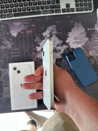 iPhone 13 128GB 84% Batería. Con caja y funda