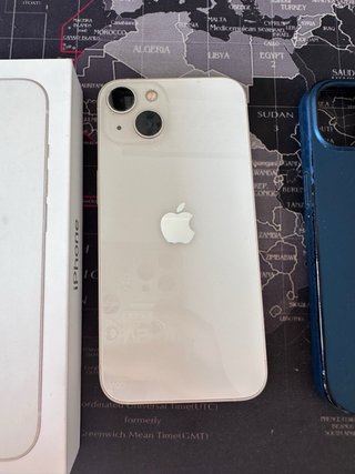 iPhone 13 128GB 84% Batería. Con caja y funda