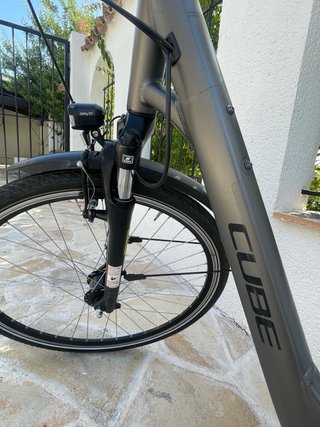 Bicicleta CUBE 28” Talla 49 Shimano 7v