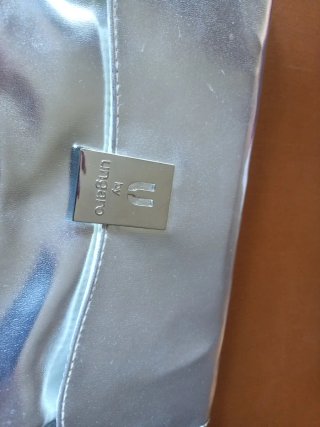 Bolso de mano plateado