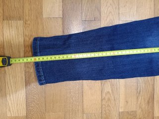 Pantalón vaquero azul con cordones