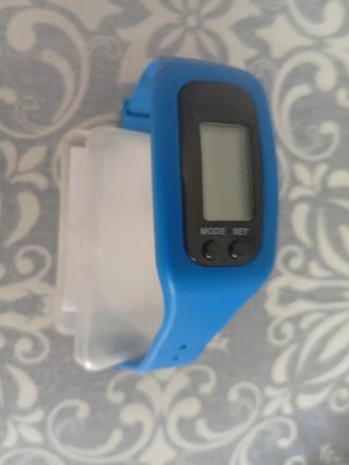 Reloj deportivo azul y negro