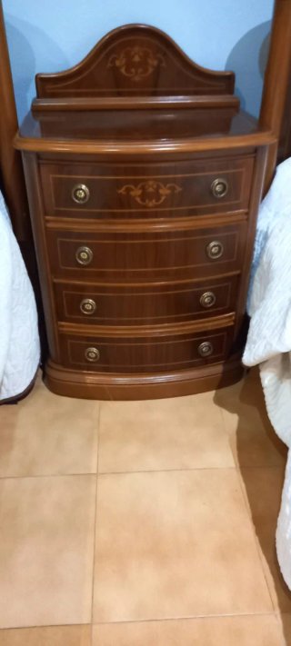 2 camas + cómoda de mármol