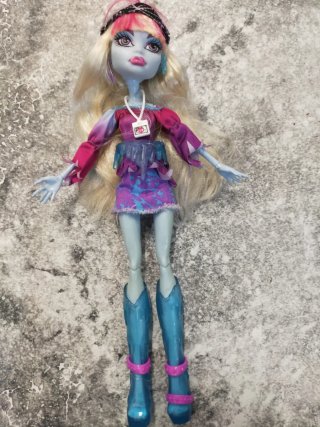 Muñeca Abbey Bominable Monster High Mattel