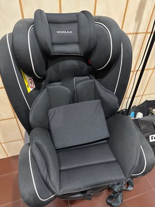 Silla de coche Xomax giratoria para niños