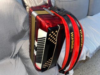 Acordeón Hohner Verdi II 96 bajos